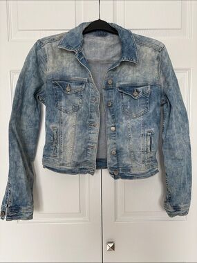 Zara Light Blue Washed Denim Jacket - Women's Jean Jacket fits more med. p2p 20”